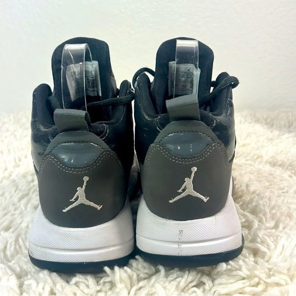 Youth‎ Jordan Maxin 200 Sneakers